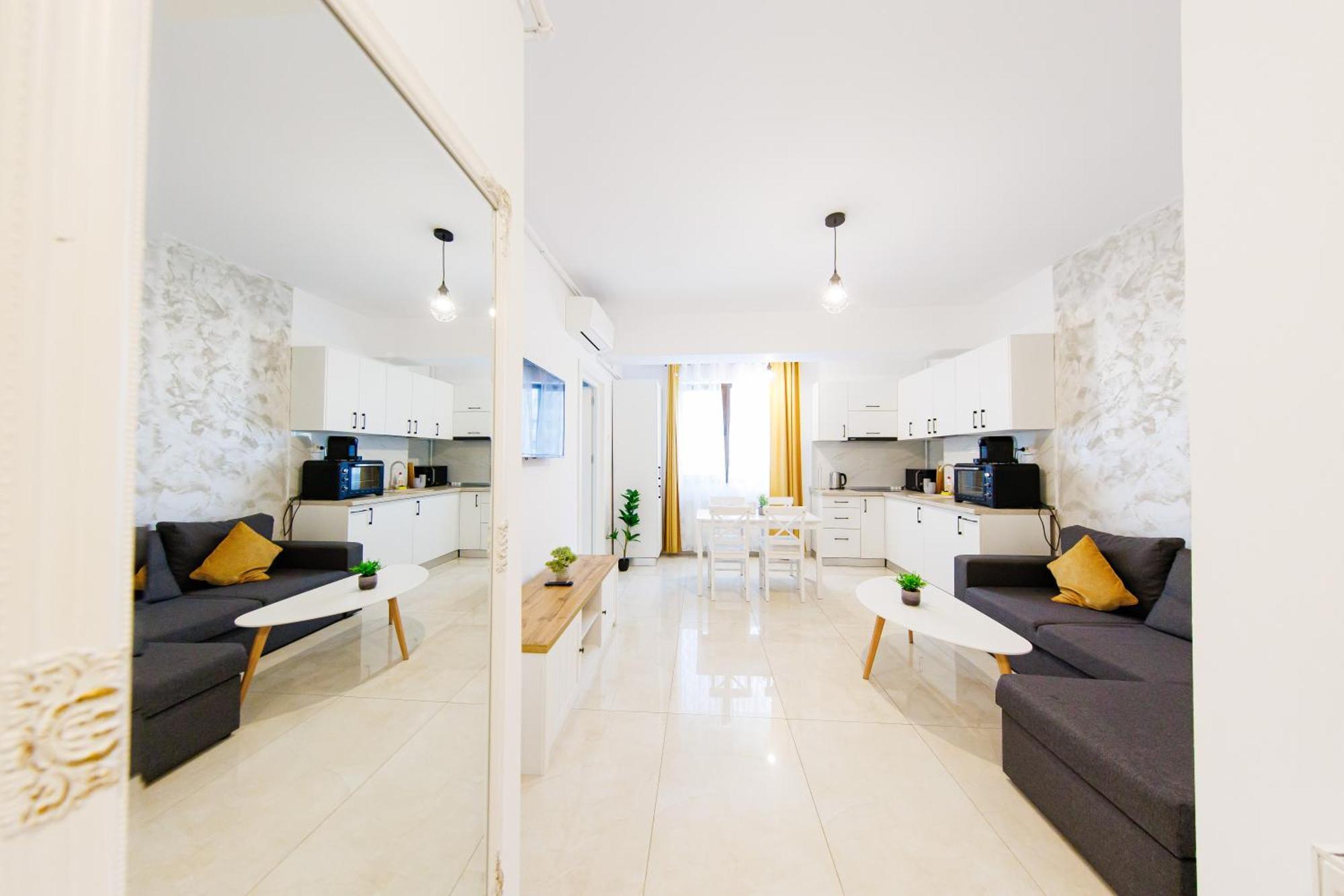 Luxury Glam Apartments Iasi At Lazar Palas Exterior photo