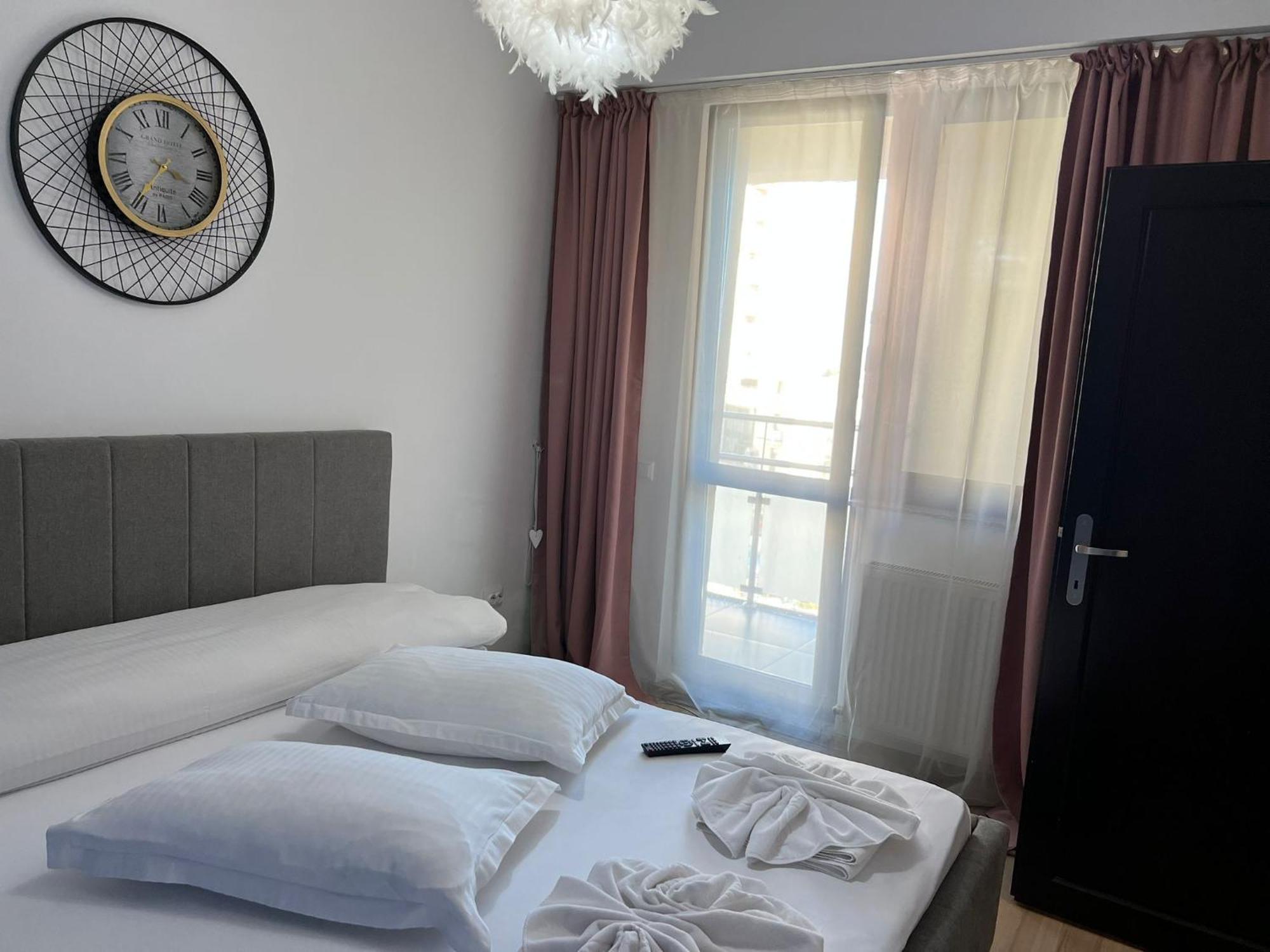 Luxury Glam Apartments Iasi At Lazar Palas Exterior photo
